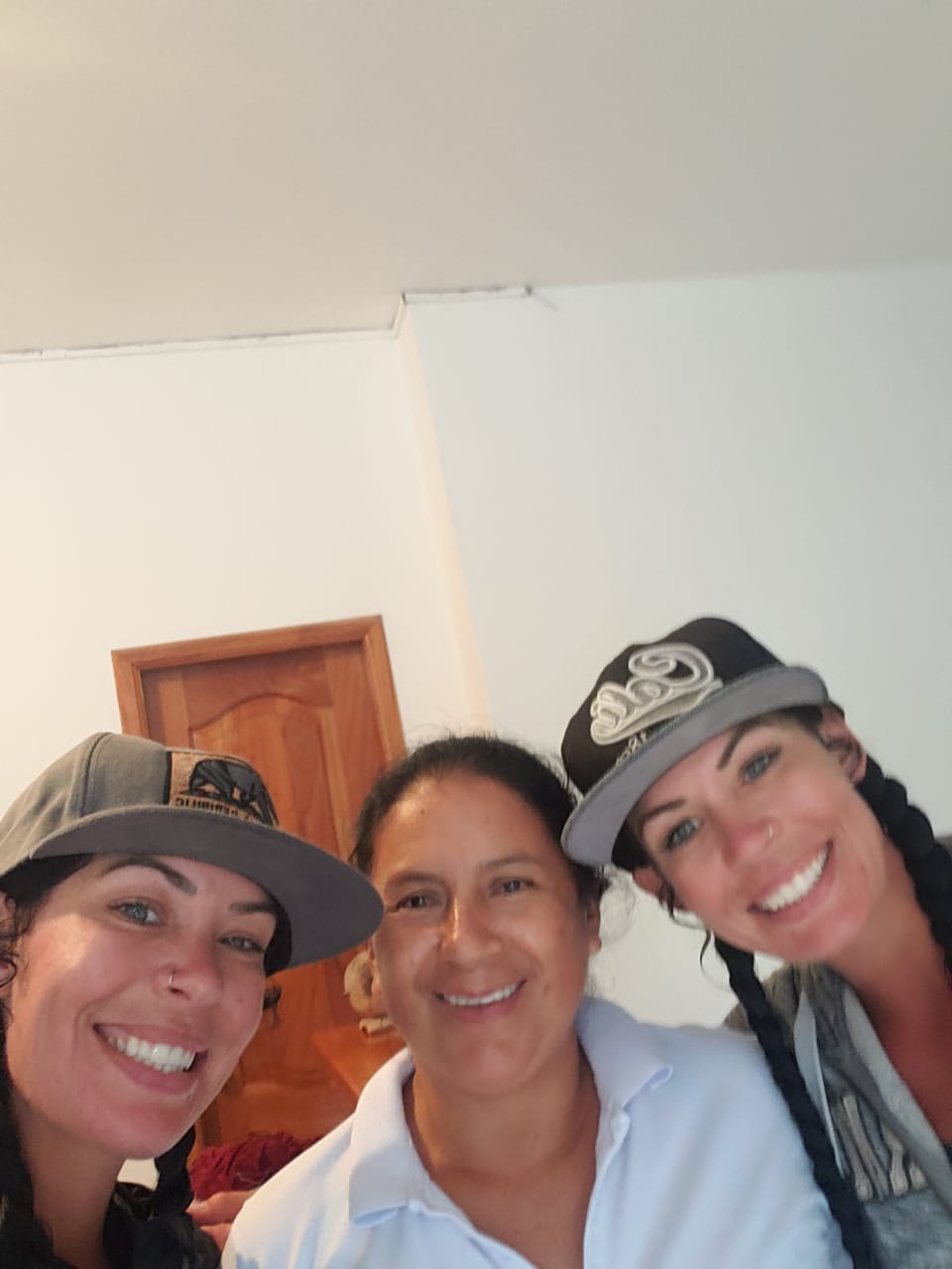 Huéspedes felices en el hostal