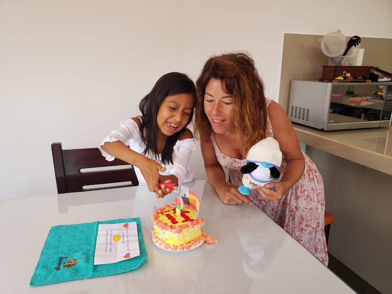 Celebración de cumpleaños en el hostal